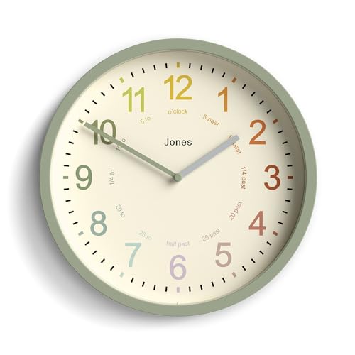 JONES CLOCKS® Kids Horloge Murale pour | Petite Horloge Moderne pour Chambre d’Enfant | 25cm | Vert Sauge | Cadran coloré pour Apprendre à Lire l’Heure