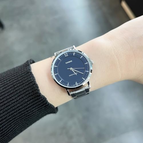 Casio montre décontractée LTP-VT04D-2ADF légère et lisible pour éviter les retards
