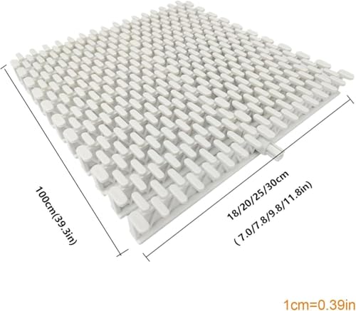Grille de drainage rectangulaire pour remplacer une gouttière cassée blanche