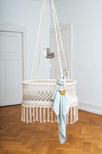 kikadu Hängewiege, Handgeknüpfte Makramee-Babywiege mit 100% GOTS Bio-Baumwoll Inlet, 82 x 46 x 32 cm, Sicht- & Zugschutz, sanft schaukelnd & beruhigend, bis ca. 5 – 6 Monate