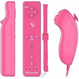 🎮 『Benutzerfreundliches Design』: Die Fernbedienung kombiniert die Funktionen von Zeiger, Bewegungssensor, Gesprächen und Vibration. Integrierter Bewegungssensor, unterscheidet Ihren Spielgeschmack. Integrierte Bewegung plus zur Überwachung der Steuerung. Zugänglich für Menschen jeden Alters und aller Gefühle.