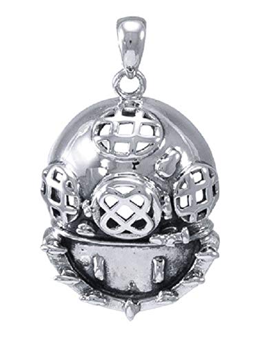 Il ciondolo a forma di scafandra antica in argento sterling è un pezzo unico che ti farà evocare i tempi passati delle immersioni e ti farà sognare con i miti e le leggende che circondano il mare.