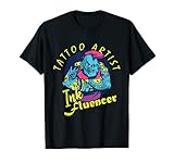 Soy tu tatuador favorito. La máquina de tatuaje debe funcionar todo el tiempo. Dame un poco de tinta negra y tu cuerpo y te tatuaré una obra maestra. El arte y la obra de arte son hermosos.