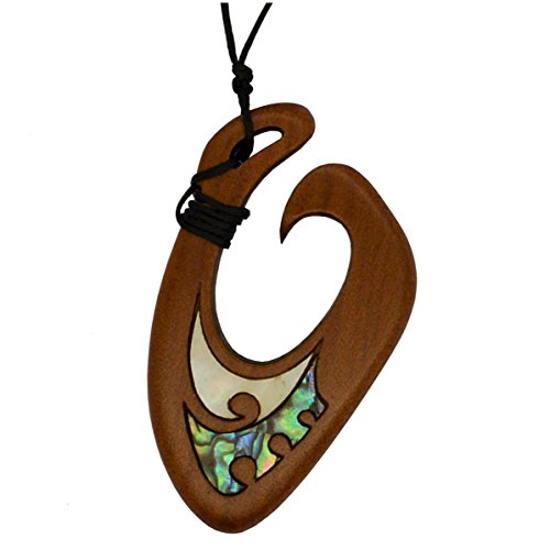 Pendentif Hei Matau Māori en Bois – Symbole de Force, Prospérité et Protection – Fabriqué en Nouvelle-Zélande