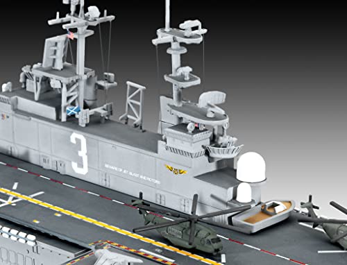 Revell 05178 Assault Carrier USS WASP Class 1:700 Scale Model Kit by Revell - Used condition - Image 4