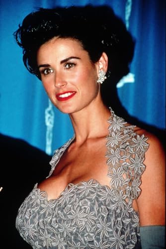 Demi Moore at the 64th Annual Academy Awards Dorothy Chandler Pavillion Los Angeles CA 1992. ph: Ron Wolfson / (Demi Moore 1) Poster Print (8 x 10)