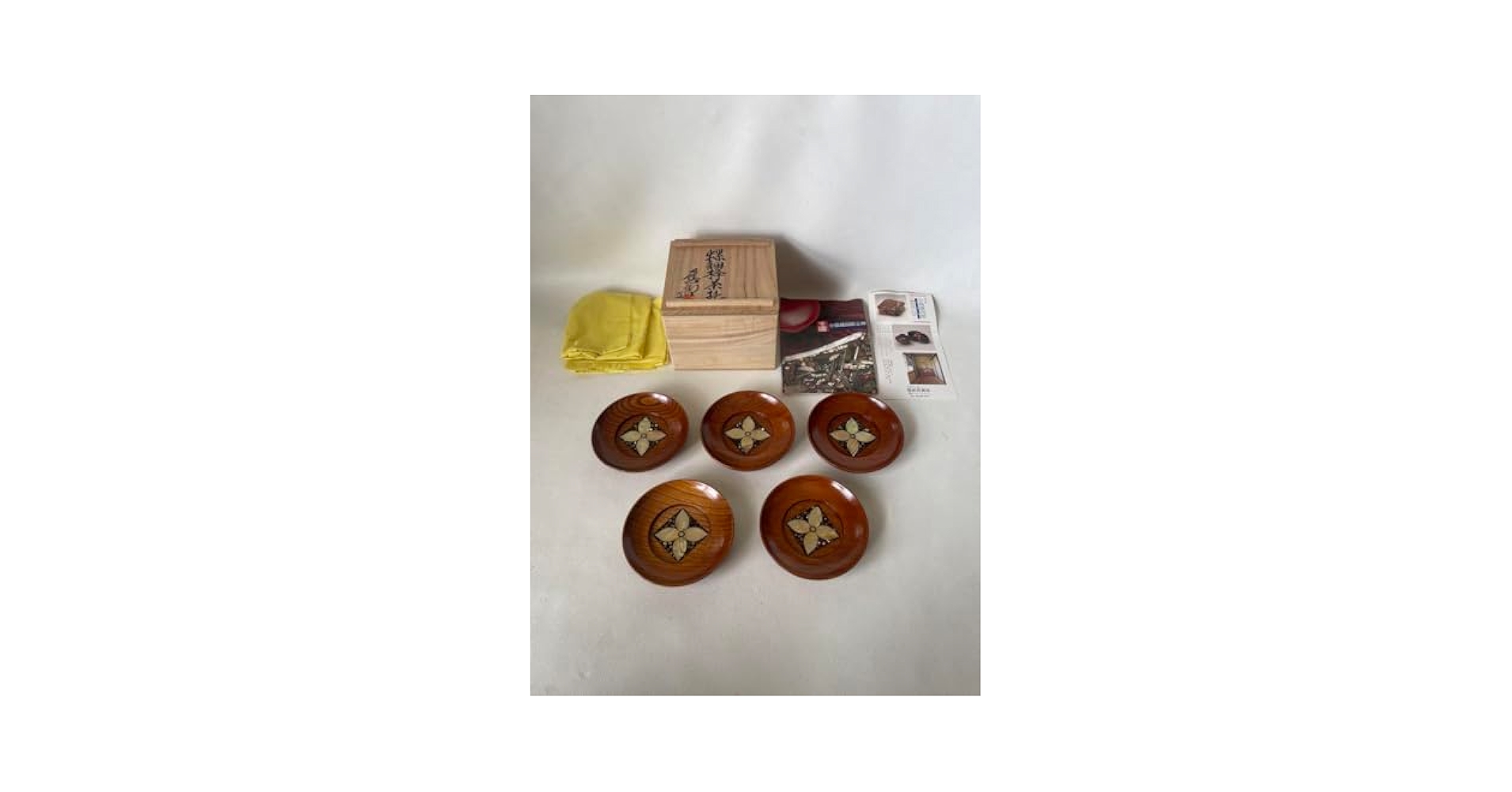 Amazon.co.jp: 木漆工芸家 小島雄四郎 造 螺鈿細工 欅 茶托 5客