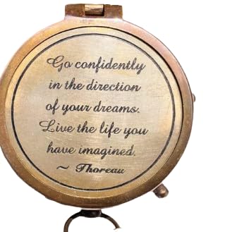 Brújula de latón antiguo con cita grabada de Thoreau – “Ve con confianza en la dirección de tus sueños” – Regalo coleccionable vintage miniatura 1