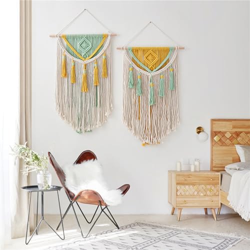 Tenture murale macramé artisanat d'art avec pompons élégants