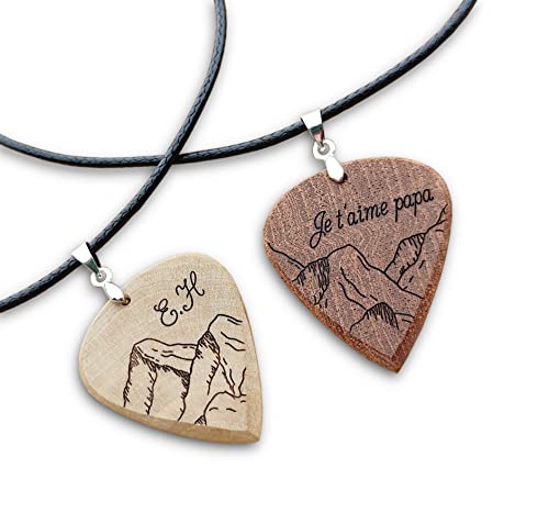Pendentif médiator guitare personnalisé en bois massif d’acajou ou noisetier - Les Beatles, Paul McCartney, John Lennon, RIngo Starr, George Harrison Pendentif médiator guitare personnalisé en bois massif d'acajou ou noisetier
