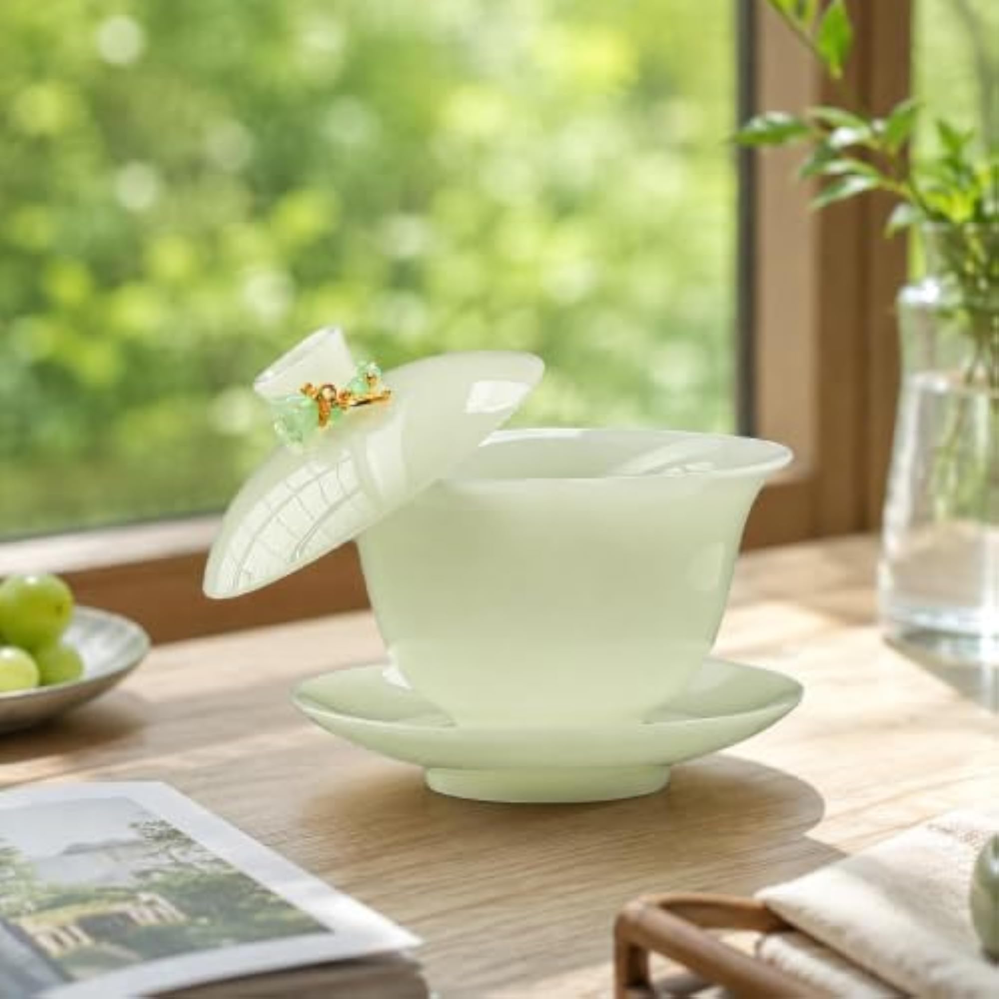 Jade Ceramic Gaiwan Tea Bowl with Suspended Lid, White