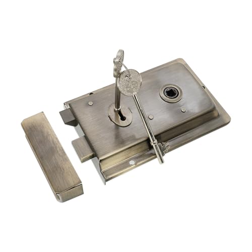 Caratteristiche: viene fornito con un meccanismo a chiavistello liscio e affidabile che consente una facile apertura e chiusura delle porte. Il bullone di bloccaggio a molla si ritrae quando viene applicata la pressione e si estende nella piastra di attacco quando viene rilasciato. La serratura del cancello può essere aperta e bloccata da entrambi i lati delle porte utilizzando una chiave o tramite una manopola del cerchio senza bloccare.