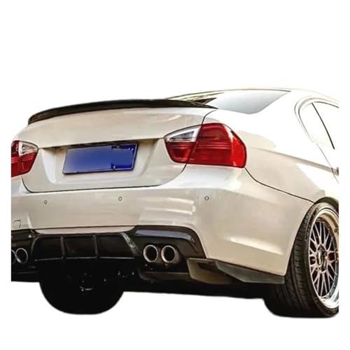 Couvercle coffre voiture transformé par le becquet noir brillant E90