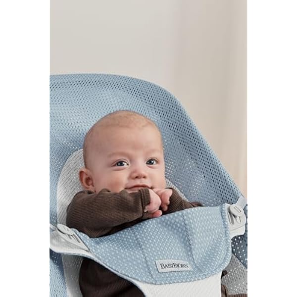 BabyBjörn 005143 Баунсер Balance мягкий, светло-серый каркас, сетка, синий/белый
