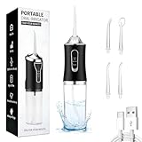 【Irrigador dental de agua con cuatro boquillas】El irrigador bucal inalámbrico está equipado con 4 boquillas diferentes, y la boquilla giratoria de 360°puede limpiar fácilmente en cualquier ángulo, ayudando a prevenir caries, decoloración de los dientes, problemas de encías y sensibilidad dental. Ideal para situaciones en las que los miembros de la familia tienen diferentes necesidades o necesidades especiales.