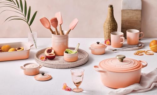 Le Creuset Signature Emaillierte gusseisenrunde Auflaufform mit Deckel, 24 cm, 4,2 Liter, Peche – Ansicht 6