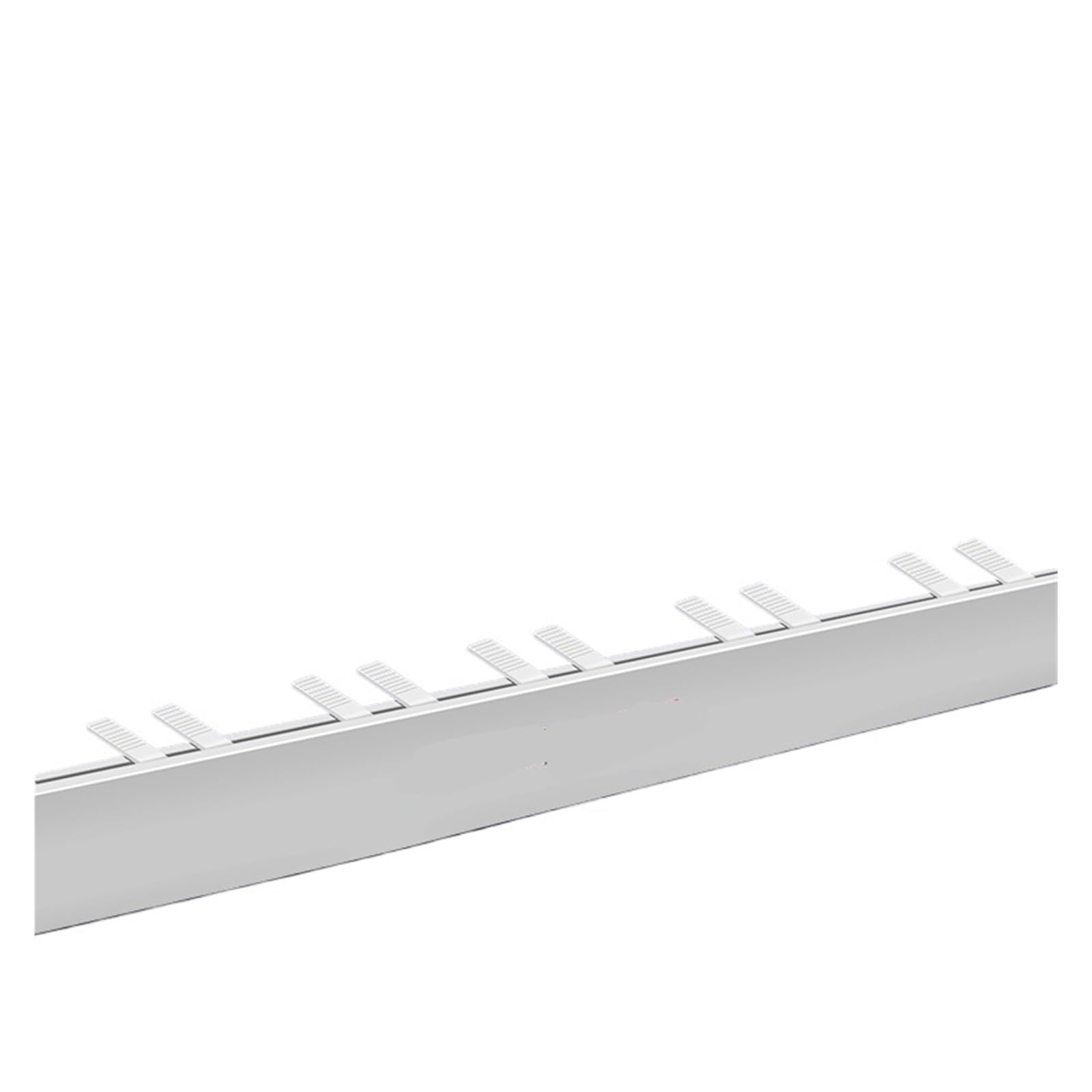 Tableau électrique ordonné avec le bloc de jonction DPN 32A - 4