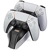 SNAKEBYTE TWIN:CHARGE 5 IST DIE PERFEKTE ERGÄNZUNG FÜR DIE PLAYSTATION 5. Laden Sie bis zu zwei PlayStation 5 Controller gleichzeitig auf. Sie benötigen keine Dongles, denn das Aufladen erfolgt über den Com-Port am DualSense Controller.