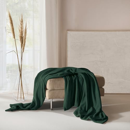 Erwin Müller Teddy-Fleece-Wohndecke Salerno, Fleece-Decke, Kuscheldecke tannengrün Größe 130x170 cm - flauschig weich, pflegeleicht – Ansicht 3