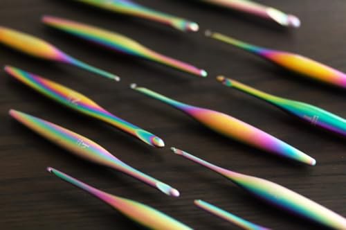 Image of Furls Crochet Hook, Limited Edition Matte Aura Streamline Metal, Ergonomic Handle Crochet Hooks 7 inch (Matte, H - 5.00MM)