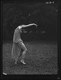 HistoricalFindings Photo: Desha,Women,Dancers,Performers,Portraits,Poses,Clothing,Outdoors,A Genthe,1921 1