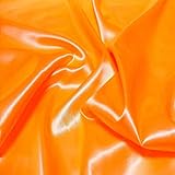 Dieser orange Satin-Stoff, auch Faschingsseide genannt, ist seidig glänzend, hat einen weichen Griff, fällt fließend und ist blickdicht. Die Rückseite ist matt. Er ist strapazierfähig, farbecht, pflegeleicht und bereits vorgewaschen. Läuft also nicht mehr ein . Waschbar bei 40° C, trocknergeeignet und bügelleicht