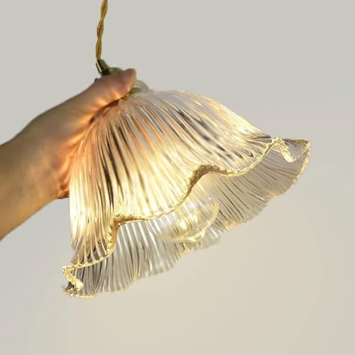Lámpara Colgante de Techo para resolver espacios apagados con diseño moderno de latón y cristal. 6