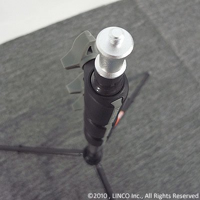 Professional Photography 1800W Digital/Video 3 Twin Halogen Light Kit With Three 300W/600W Halogen Light (Power Adjustable)+6 Bulb For 8054 Halogen Light+2 Compact Light Stand+1 Boom Stand +2 Softbox+1 D130Mm Barndoor+2 Carrying Bag By Britek#1800Thk #TOP3