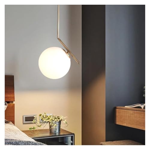 Lampe suspendue boule de verre pour sublimer l'ambiance d'un restaurant