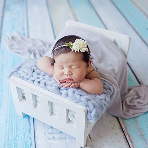 Newborn Props for Photography (only the bed) Wooden Detachable Bed baby Photography Background Accessories Flokati Newborn Pineapple Blanket Cover