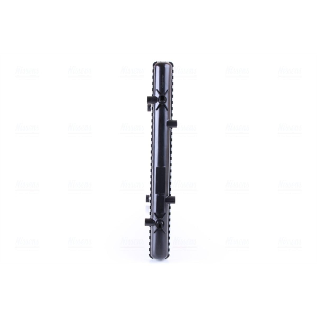 NISSENS Radiatore, Raffreddamento motore 652011 Compatibile con: AUDI A3, TT, TT Roadster, SEAT LEON, TOLEDO II, SKODA OCTAVIA I, OCTAVIA I Combi, VW BORA I, BORA Variant, GOLF IV, GOLF IV Variant