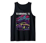 Texarkana Texas, classica illustrazione di auto in stile anni '40 o '50 con uno stile industriale, retrò, vintage, artistico. Design fantastico per gli appassionati di automobili e per chiunque ami Texarkana, auto d'epoca, hotrod, auto d'epoca e design di auto in stile vintage.