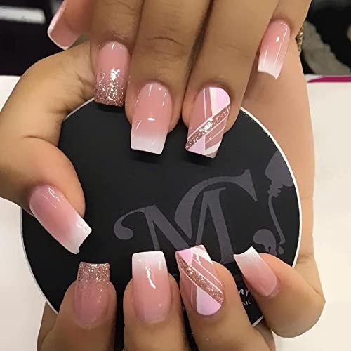 Vatocu Carré Brillant Faux Ongles Français Court Faux Ongles Rose Glitter Nude Appuyez sur les lignes blanches des ongles Collez sur les ongles pour les femmes et les filles (24pcs) Cover