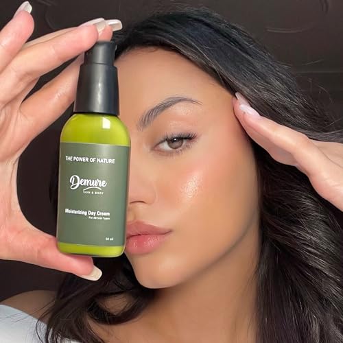 Crema Facial Hidratante con Ácido Hialurónico, Espino Amarillo, Aloe Vera y Vitaminas E, para todo tipo de Pieles, también para Pieles Sensibles, mejora la Elasticidad y Calma, 50ml