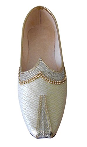 Mojari crema para hombre: olvida el calzado aburrido con estos zapatos de estilo indio 2