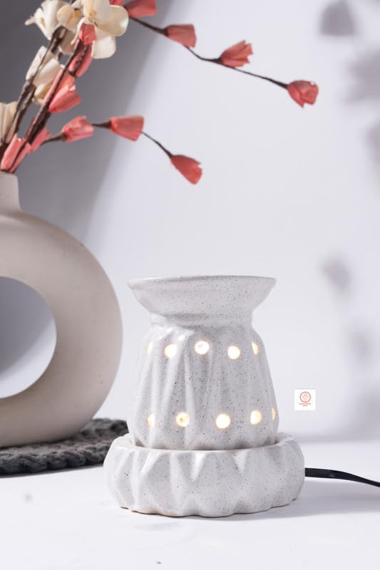 Image of New Zero Size Electric Aroma Burner with 10ml Sandalwood Aroma Oil for Living Room, Bedroom | Decoration Items -White Color