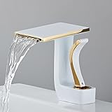 La personnalité européenne et américaine présente Un Robinet de Cascade carré à Large débit en Laiton avec Bord en Or Blanc Chaud et Froid, Contenant Un Tuyau d'entrée d'eau Chaude et Froide