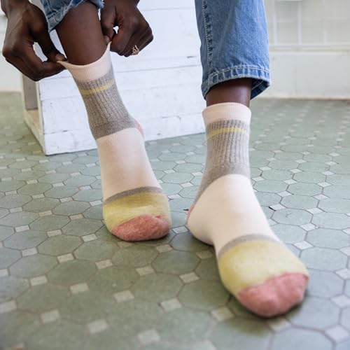 Darn Tough Vermont Women's Shorty Heavyweight with Full Cushion (6117)2