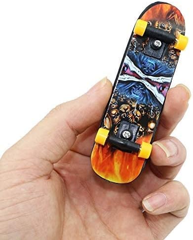 Oruuum 24 pcs Professional Finger Skateboard, Mini Skateboard with Pattern On Both Sides, Creative Fingertip Movement for Adults and Children (Random Mode).
