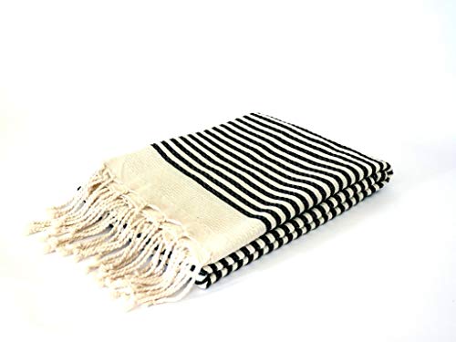 Carthage Trade Gallery - Traditionelles Fouta-Tuch - 200 x 100 cm - Vielfältig für Hamam, Sauna, Spa, Strand, Picknick, Tischdecke oder Überwurf - 100% Baumwolle - Handmade, from Tunisia with Love Cover