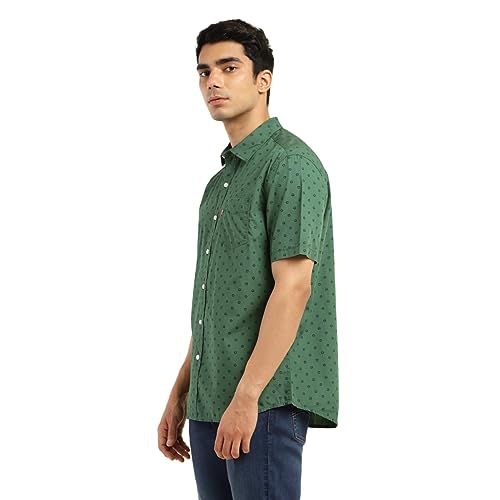 Image of Levi's Men's Solid Slim Fit Shirt