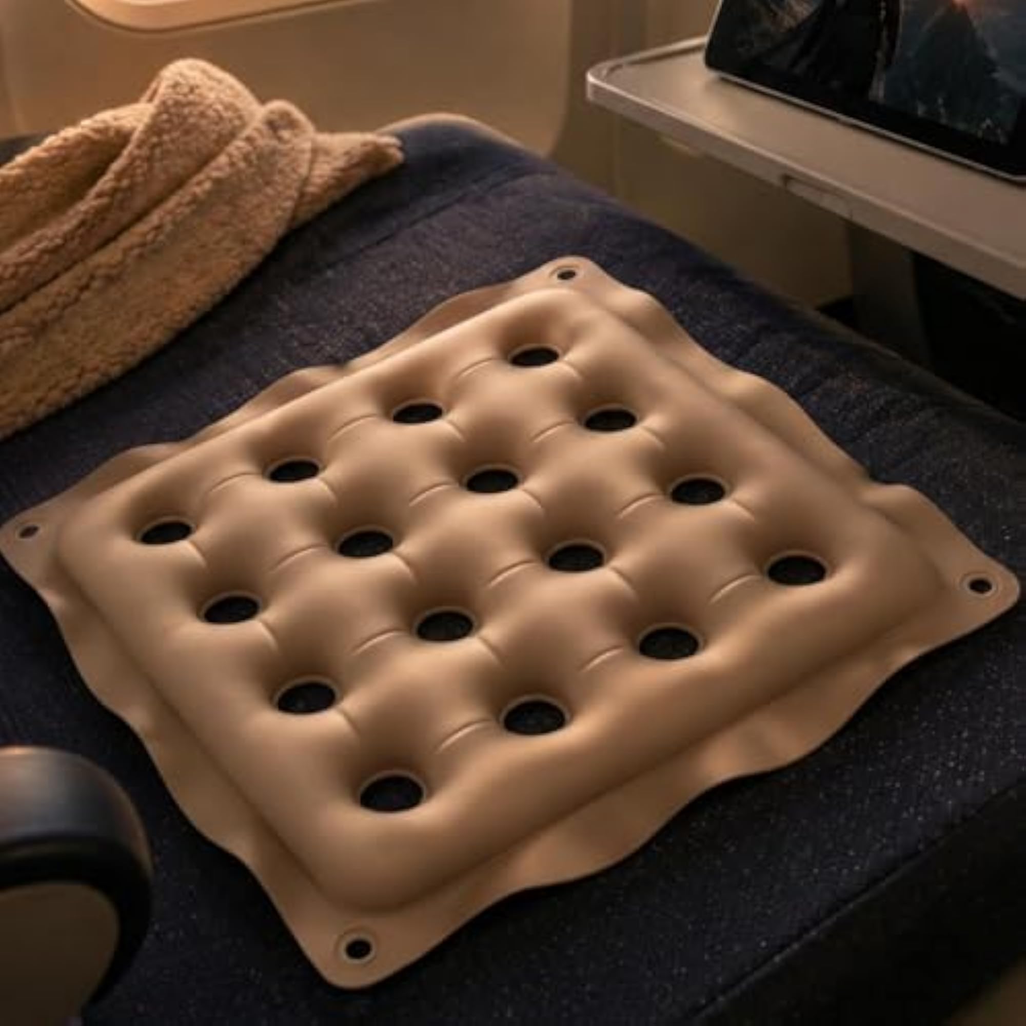 Inflatable Seat Cushion with Hand Pump