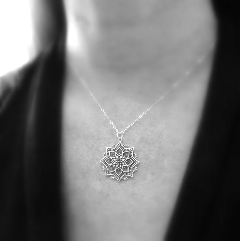 Collier lotus argent anti-ternissement, fini les bijoux qui s'oxydent pour votre rituel yoga - 4