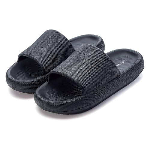 La Mejor Selección de Sandalias para Baño disponible en línea. 41 GRACELAND KRAIN YOUNG Pantuflas Chanclas Sandalias Tipo Nube Ultra Suaves para Mujer y Hombre - Antideslizante de EVA Suela Gruesa Acolchada para Casa Salón, Casa, Baño, Gimnasio...