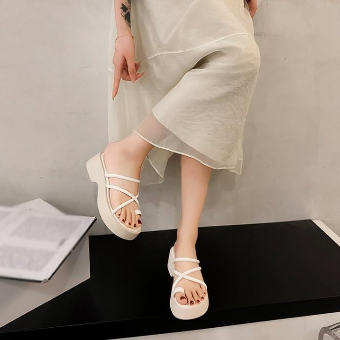 HBJWOV Thick Sole Sponge Cake Black Sandals for Women Wearing Beach Vacation Sandals2