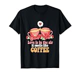 Questo abbigliamento è un ottimo regalo per gli amanti del caffè e per coloro che amano molto l'abbigliamento divertente con citazioni. Questi divertenti vestiti da caffè sono un'ottima idea regalo di compleanno.