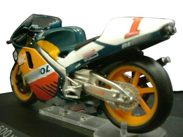 Amazon.co.jp: IXO/イクソ 1/24スケール ホンダ NSR500 1998 マイケル