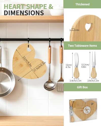 Set tabla de cortar corazón en bambú con cuchillo y tenedor miniatura 2