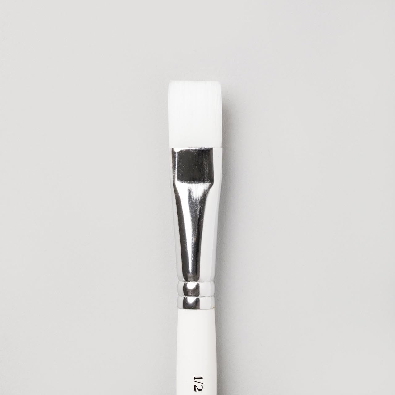 Pro-Arte White Pro Arte Series 32 Polar Flat Tip Brush No 1/2" - Made In England