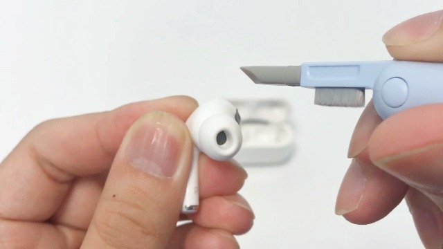 Kit Pulizia 8 In 1 Per Dispositivi Apple - Spray, Pennelli E Accessori Per Airpods, MacBook, IPhone - Foto 1